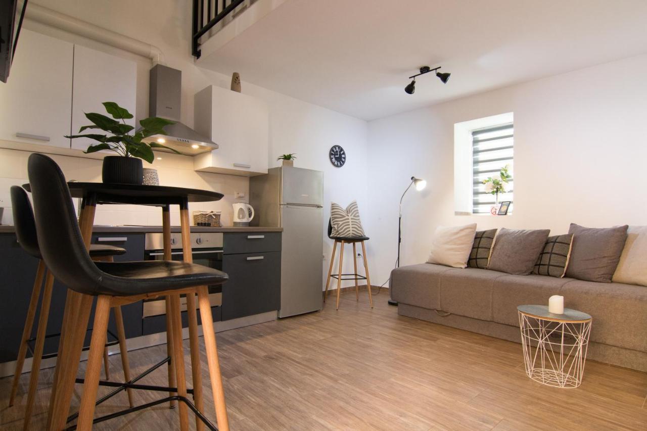 Apartament Moet With Garden Pula Zewnętrze zdjęcie