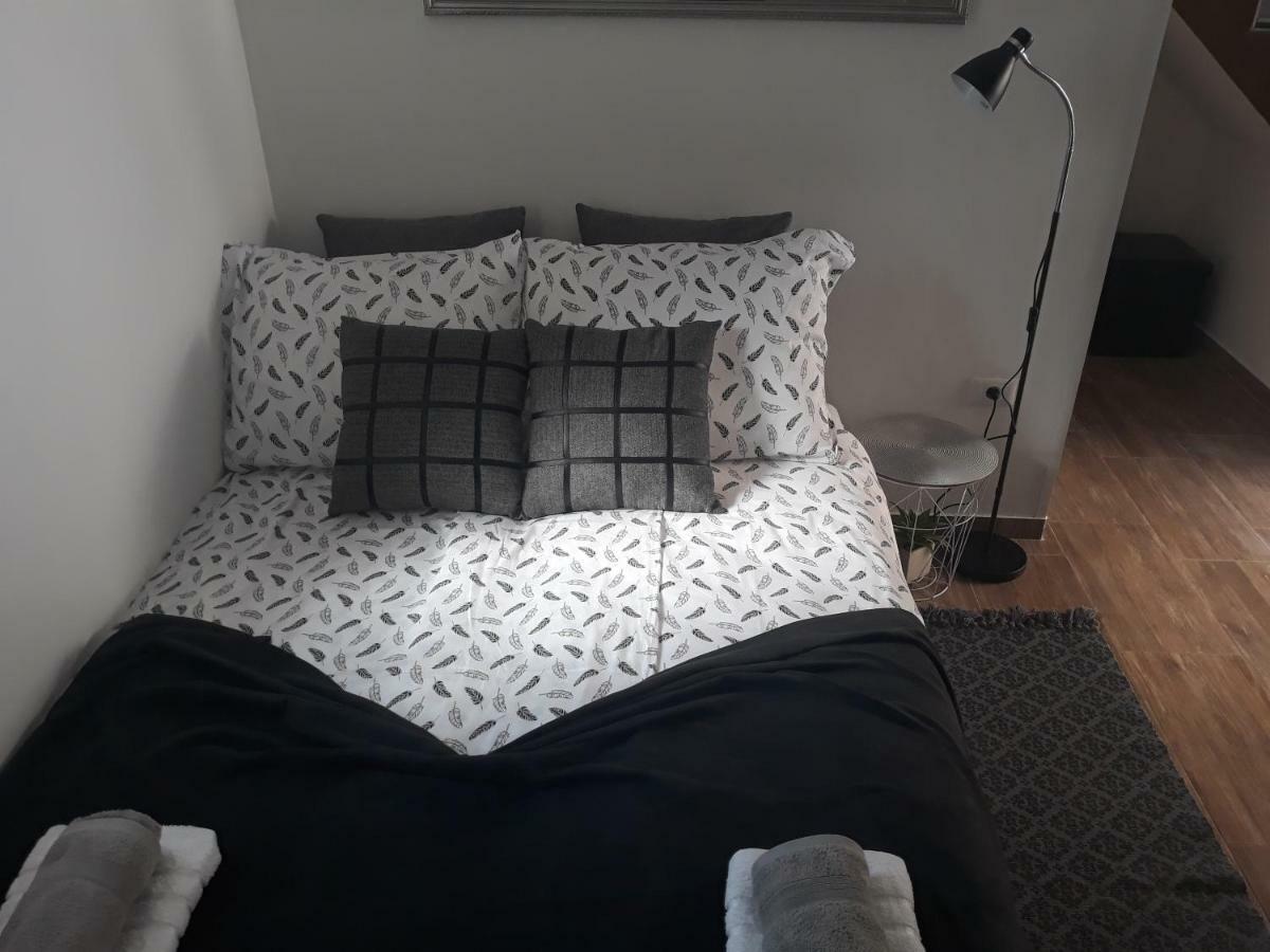 Apartament Moet With Garden Pula Zewnętrze zdjęcie